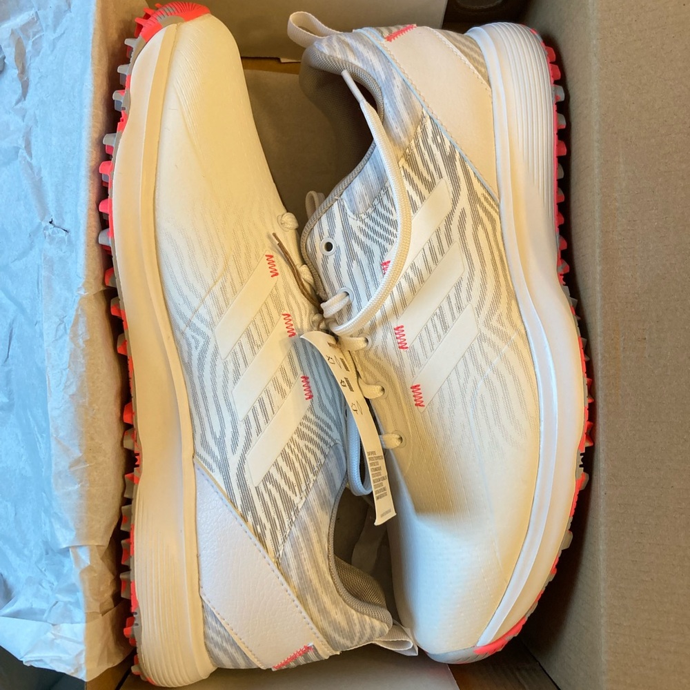 Women’s NWT adidas golf shoes